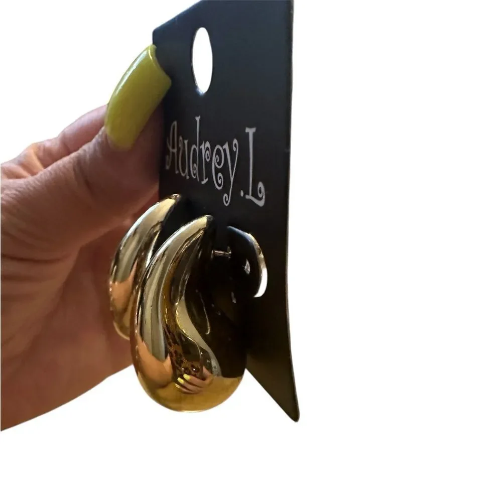 Audrey.L Gold Teardrop Earrings